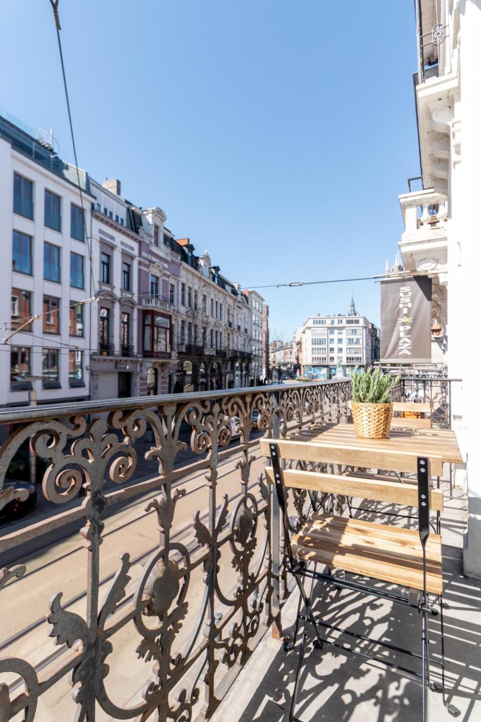 Bright, Spacious Apartments & Perfectly Located In The Heart Of Ghent Exterior photo