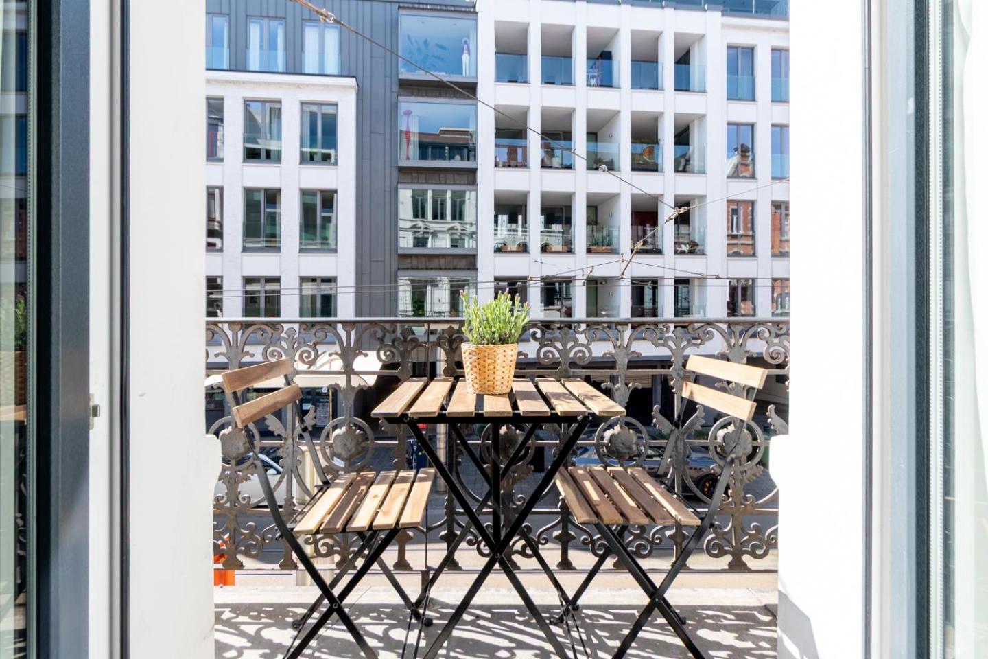 Bright, Spacious Apartments & Perfectly Located In The Heart Of Ghent Exterior photo