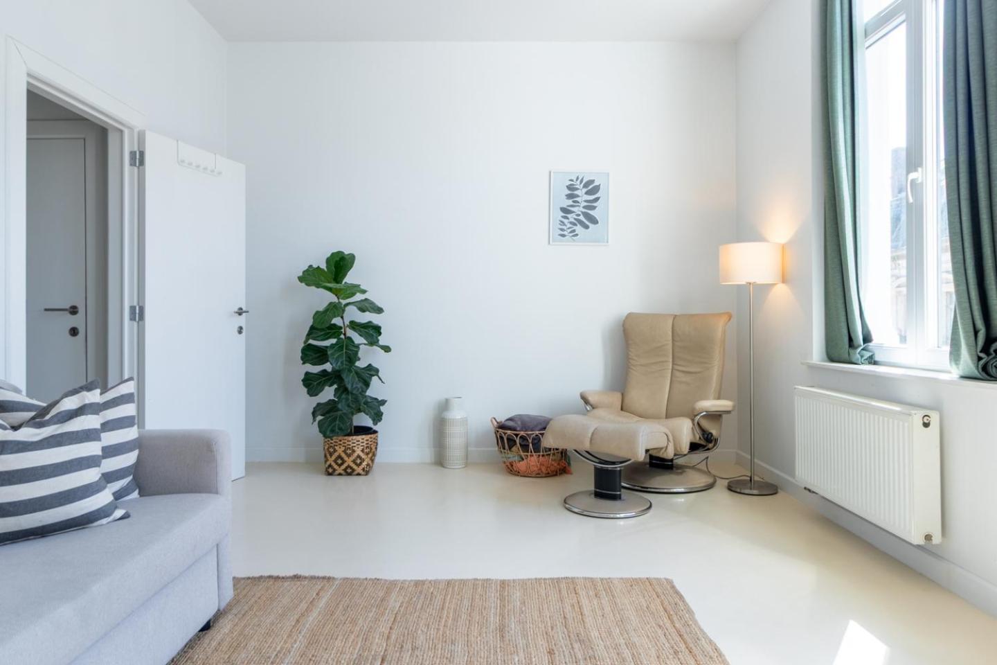 Bright, Spacious Apartments & Perfectly Located In The Heart Of Ghent Exterior photo